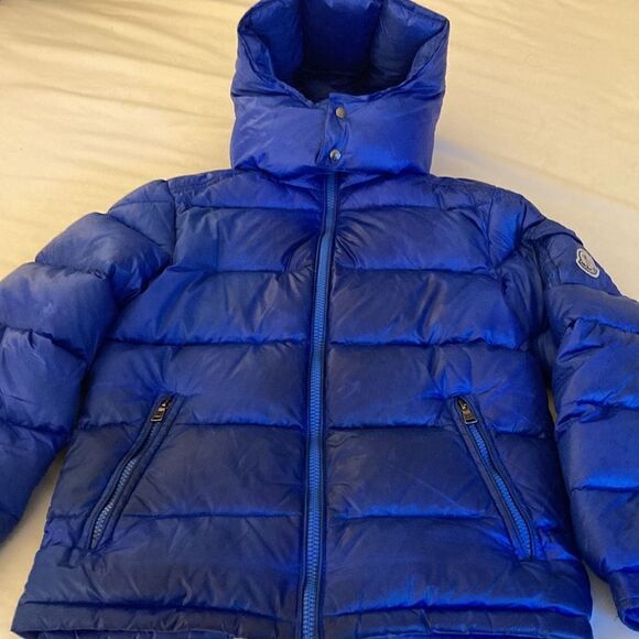 Moncler Kids Maya Quilted Hooded Down jacket. Cobalt Blue. Size 12 unisex. - Picture 5 of 11